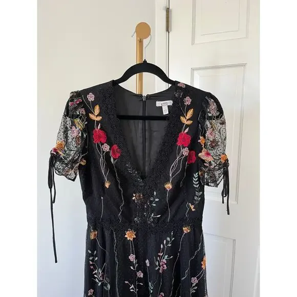 monique lhuillier floral embroidered mesh dress ml Monique Lhuillier Women's Floral Embroidered Mesh Gown - Navy Multi